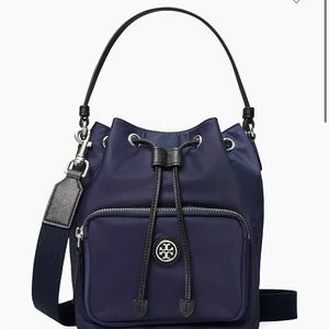 NWT Tory Burch Bucket Bag in Navy